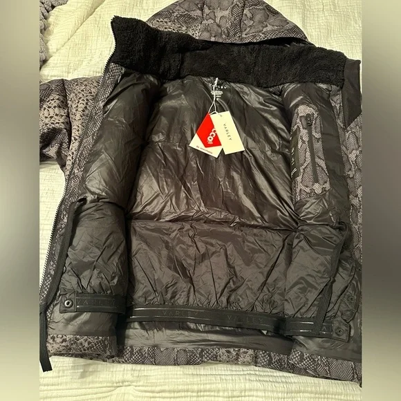Varley Dorothy Ski Jacket - NWT - Size L Down Filled - Picture 7 of 15